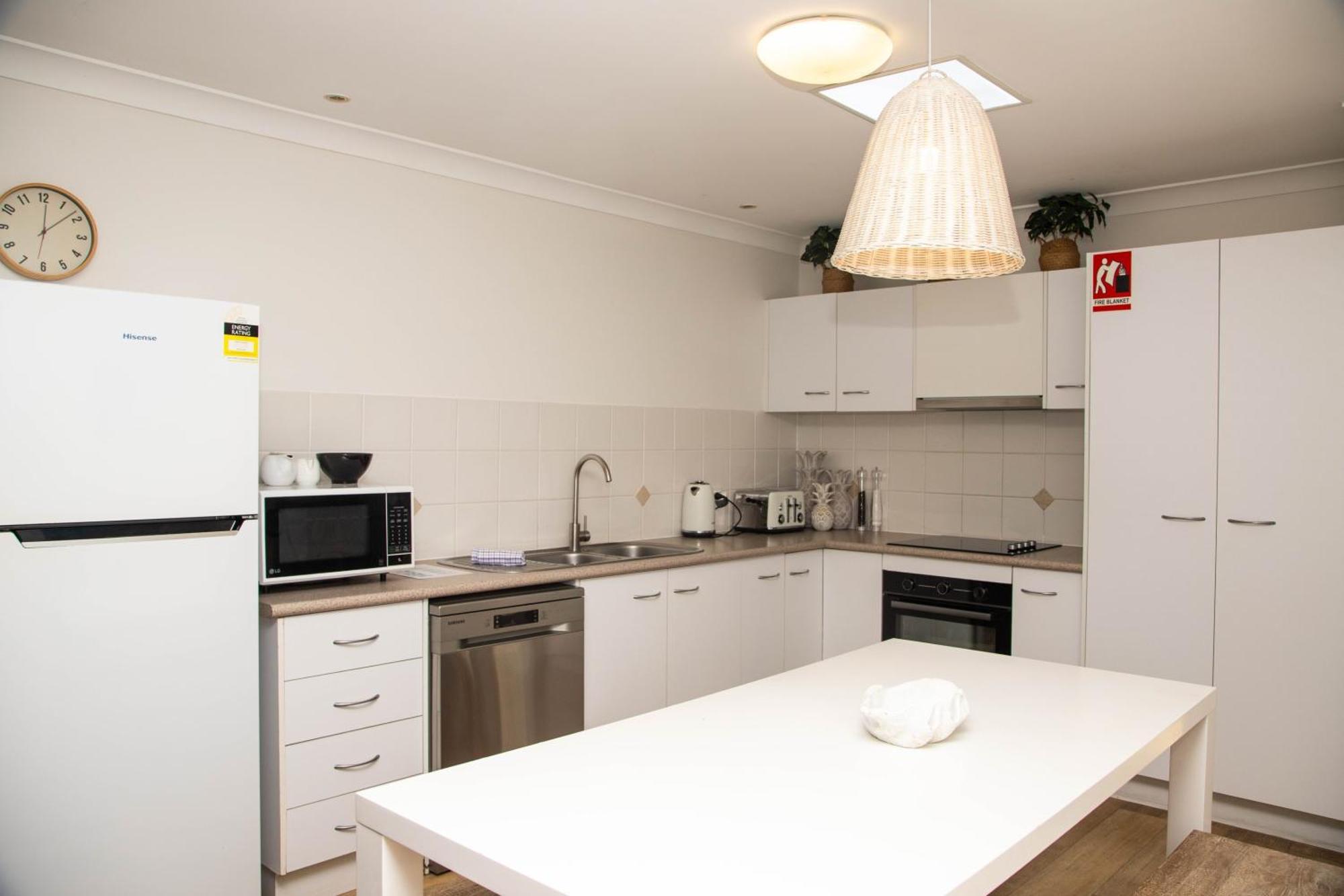 Byron Lakeside Holiday Apartments Byron Bay Exterior photo